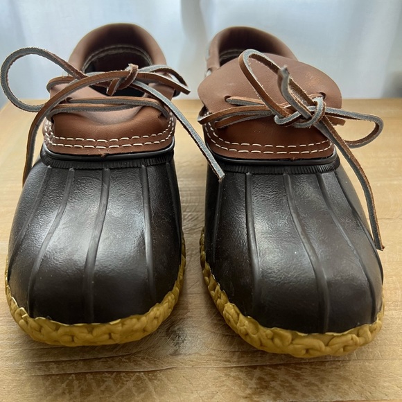 New Women's Bean Boots, Rubber Moc Size 7, recommended for an 8 - Picture 2 of 10